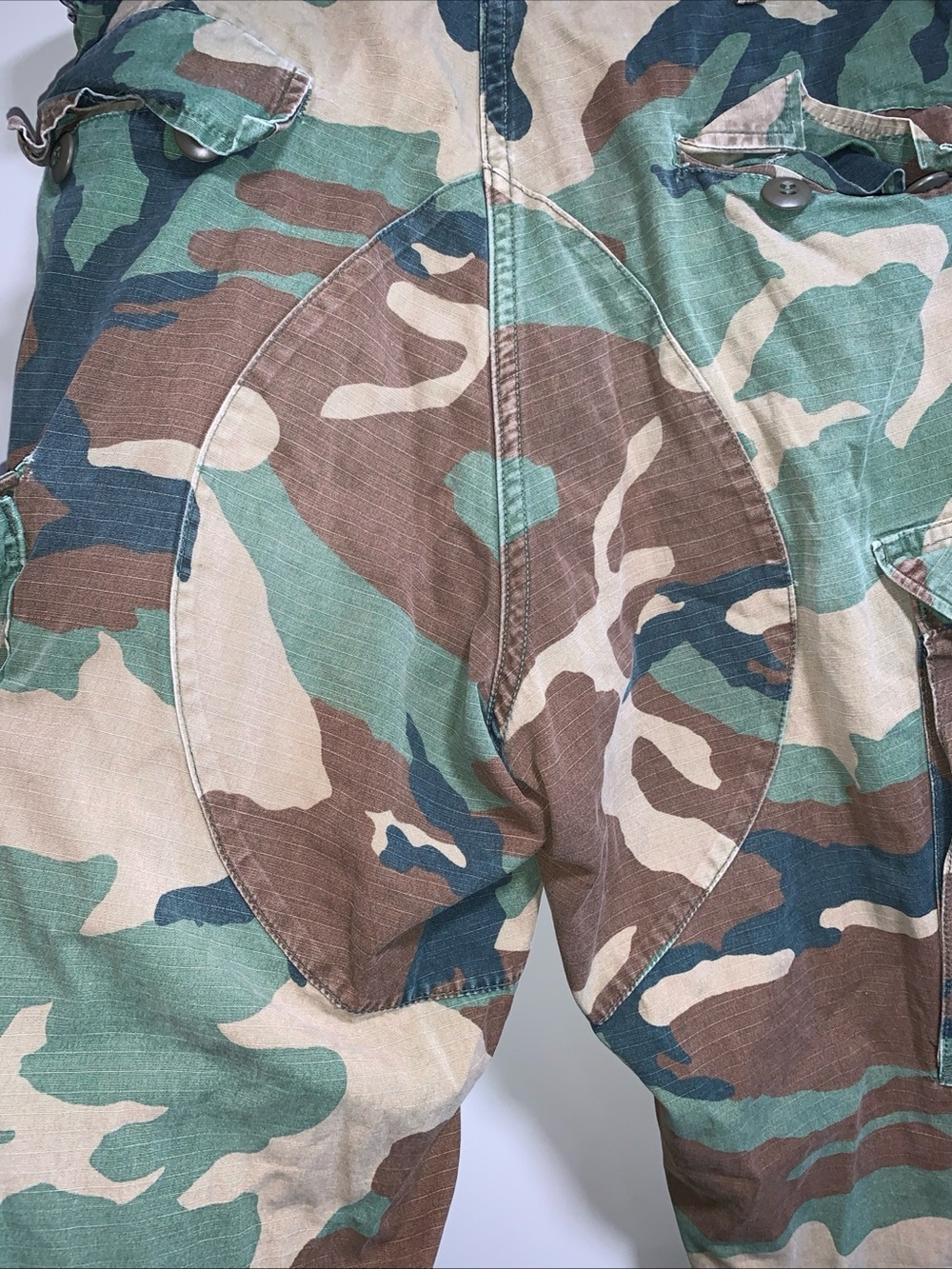 Women’s Straight Leg Cargo Pants size medium - Green Camo inseam 30 inches 232 - Picture 6 of 9